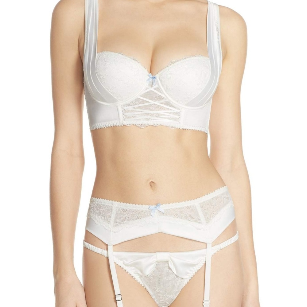 Underella by Ella Moss set 34B bra M thong /garter
